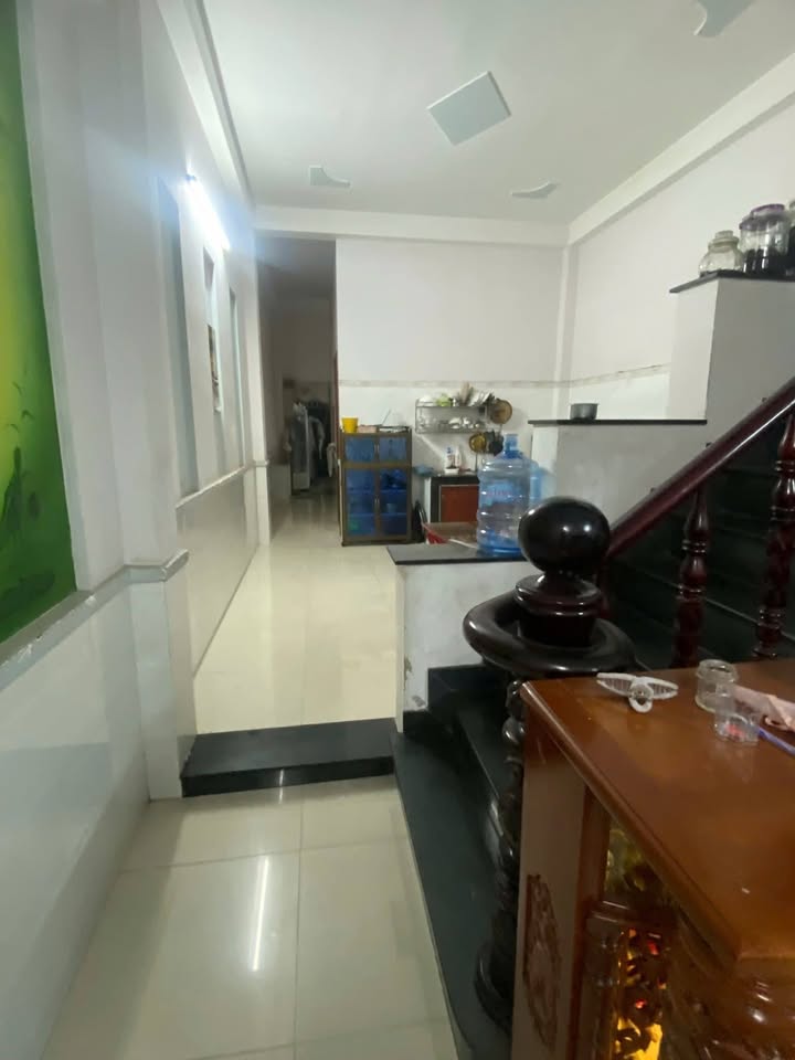 Nhà riêng Dĩ An 131m² giá 5.2 tỷ - Ô tô vào tận nhà, vị trí hiếm có!