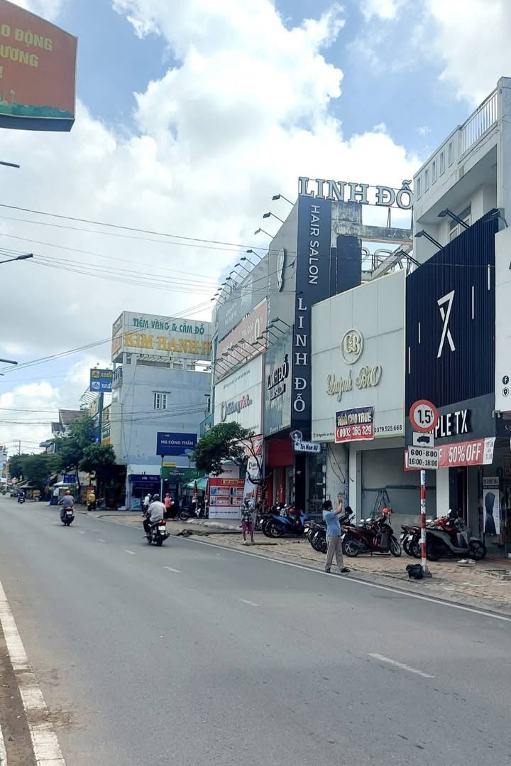 Nhà phố Dĩ An 126.7m² giá 15 tỷ - Sổ hồng hoàn công, kinh doanh tốt!