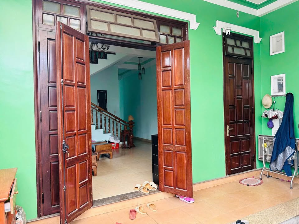 Nhà 2 Tầng Mặt Tiền Nguyễn Hữu Cảnh, TP Huế - Giá 2,xx Tỷ - Tiềm năng cho thuê cao!