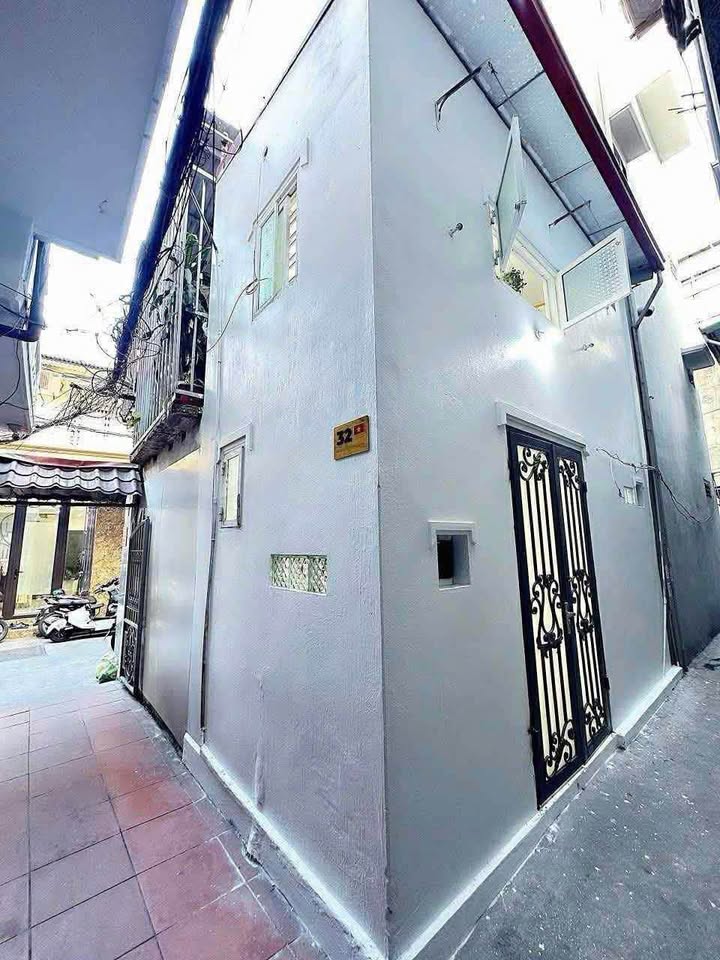 Nhà 2 tầng lô góc 25m² Nguyễn Đức Cảnh giá 990 triệu - Vị trí đắc địa gần trung tâm!