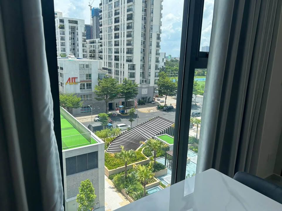 Căn hộ Cardinal Court Phú Mỹ Hưng 100.82m² giá 14.5 tỷ - View hồ bơi đẹp, full nội thất!