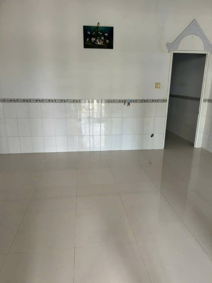 Nhà cấp 4 mặt tiền đường Chu Văn An, 100m² giá 1.35 tỷ - Vị trí thuận lợi, tiện ích đầy đủ!