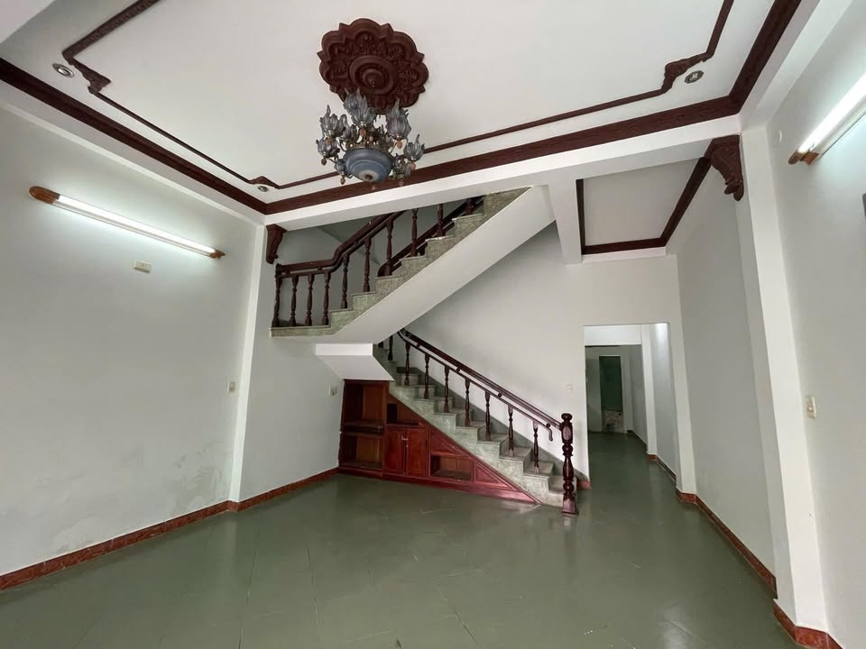 Nhà 2 tầng mặt tiền đường Phạm Vấn, Mân Thái 70m² - Giá thuê chỉ 8 triệu!