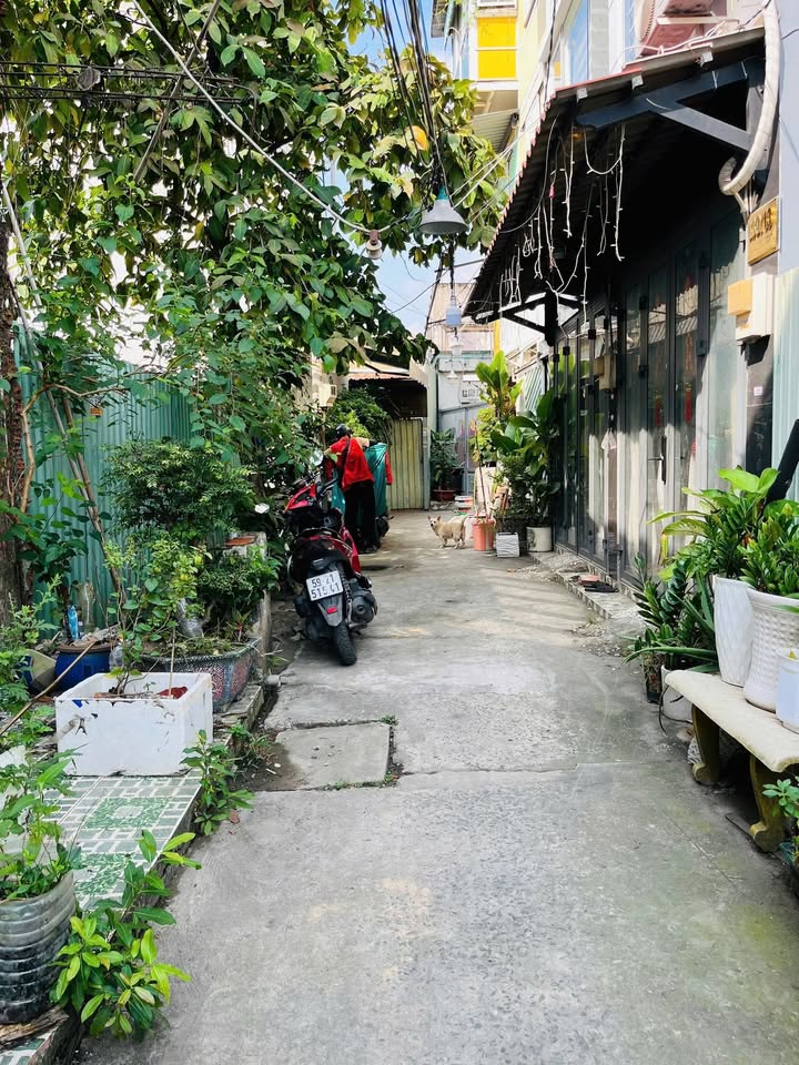 Bán đất hẻm Hoàng Quốc Việt, Phú Mỹ, Quận 7 - Sổ hồng chính chủ, giá tốt chỉ 4.2 tỷ!