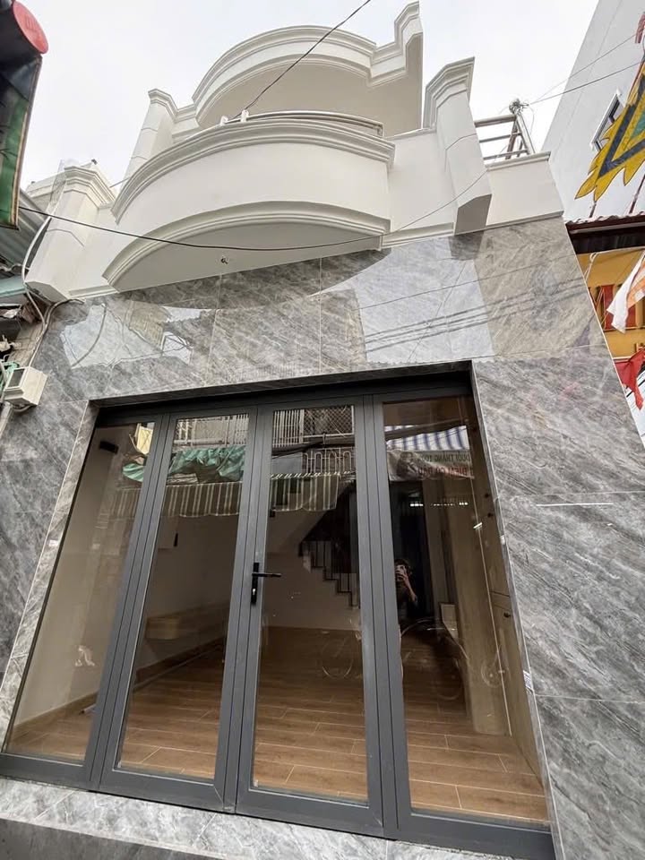 Nhà 2 Mặt Tiền Hẻm Đoàn Văn Bơ Quận 4, Diện Tích 36m², Giá 5 Tỷ - Nội Thất Full Mới