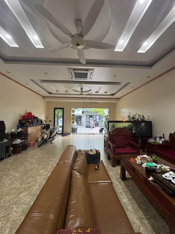 Nhà phố kinh doanh tại khu Vincom, Thanh Hóa 88m² giá 11 tỷ - Thiết kế hiện đại, thang máy sẵn có!