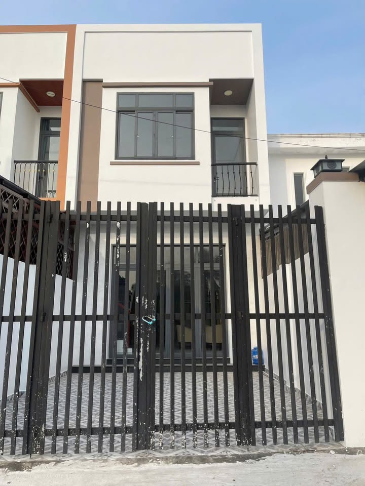 Nhà đẹp 100m² khu phố Mỹ Hưng, Mỹ Tho giá 1.95 tỷ - Sẵn sàng vào ở!