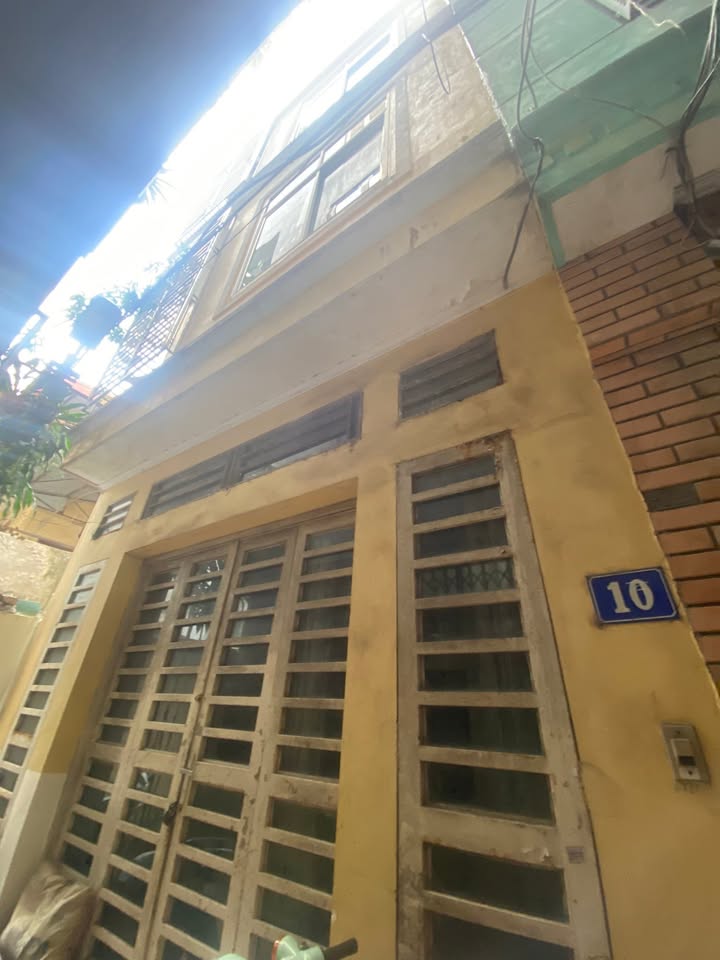 Nhà Phú Diễn Bắc Từ Liêm 29m² giá 5.5 tỷ - Tiện ích ngập tràn và giao thông thuận lợi!