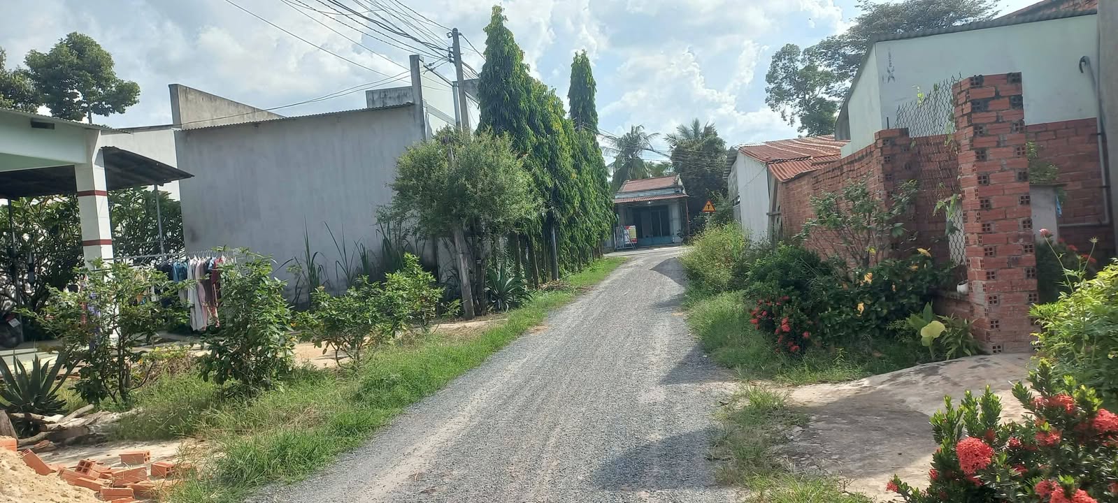 Nhà mái thái mới 75% tại Hẻm Cha La, Tây Ninh 47m² giá 1.05 tỷ - Sẵn sàng vào ở!