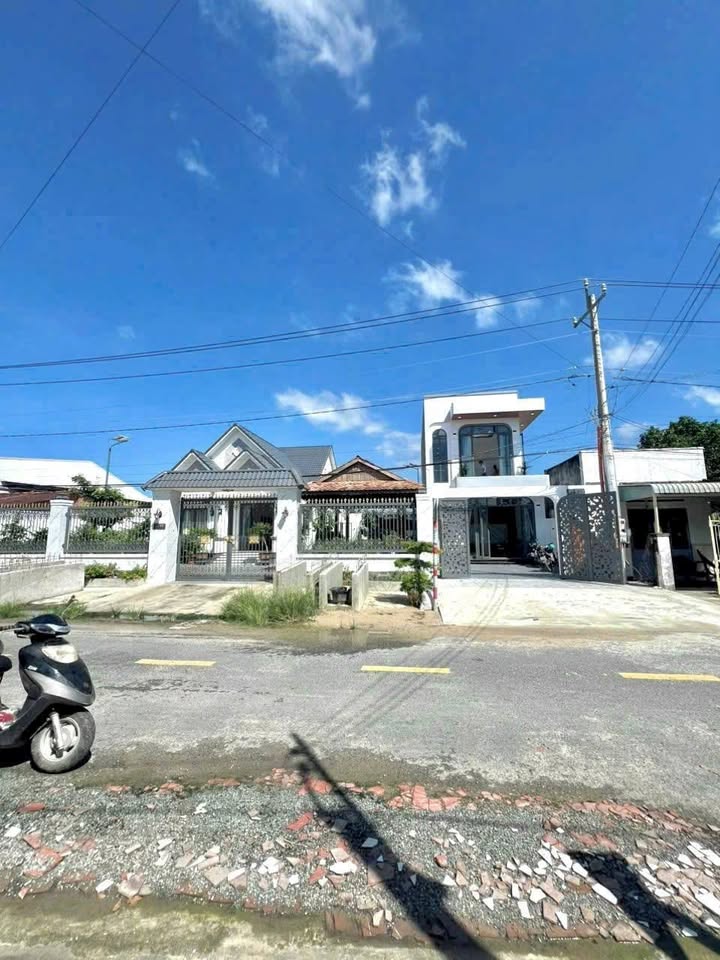 Nhà lầu mới 100% tại Ninh Thạnh, Tây Ninh 142m² giá 2.65 tỷ - Sẵn sàng vào ở!