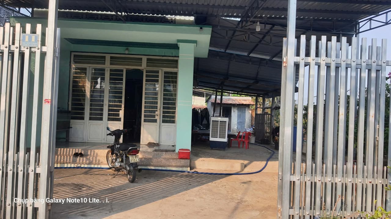 Nhà bán Thạnh Tân, Tây Ninh 184m² giá 600 triệu - Sát trường học, giao thông thuận tiện!