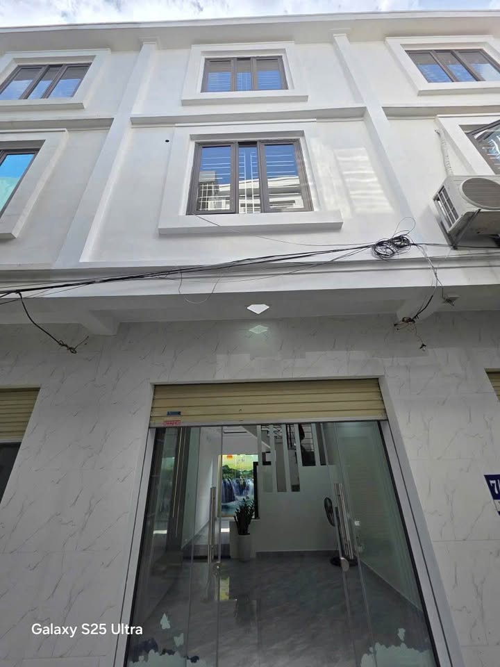 Nhà 3 tầng đẹp tại Đồng Hòa, Kiến An - Giá chỉ 2.15 tỷ, dọn vào ở ngay!