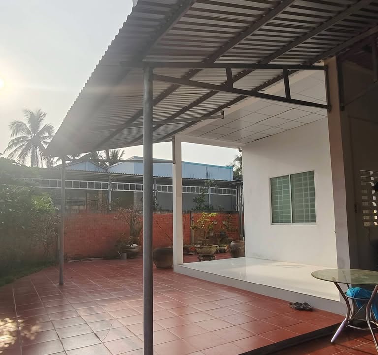 Nhà cấp 4 An Thới, Mỏ Cày Nam 725m² giá 1.7 tỷ - Vị trí kinh doanh thuận lợi!