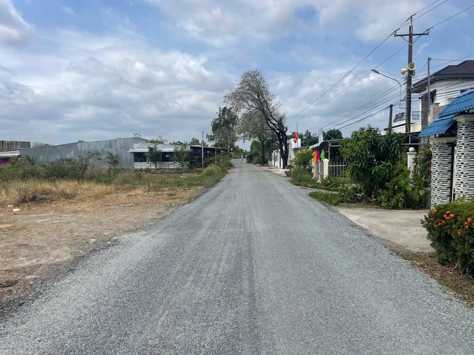 Đất nền Cà Mau 908m² - Hướng Tây - Đường nhựa 5m, thích hợp làm vườn!