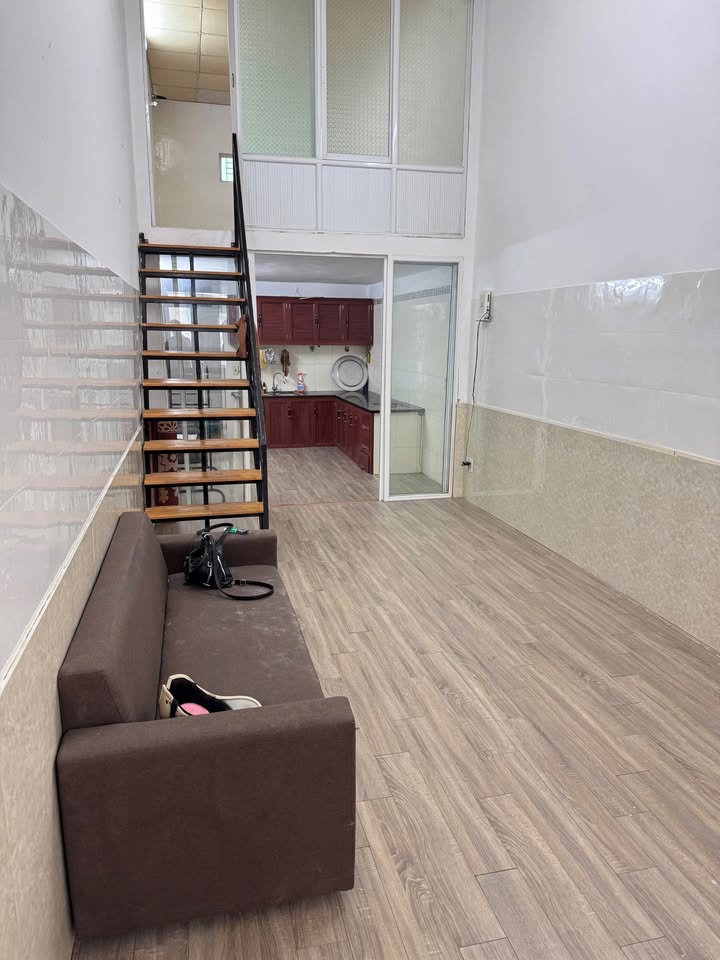 Nhà gốc dân phố Phương Lưu – Vạn Mỹ 40m² giá 1.95 tỷ - Sẵn sàng vào ở ngay!