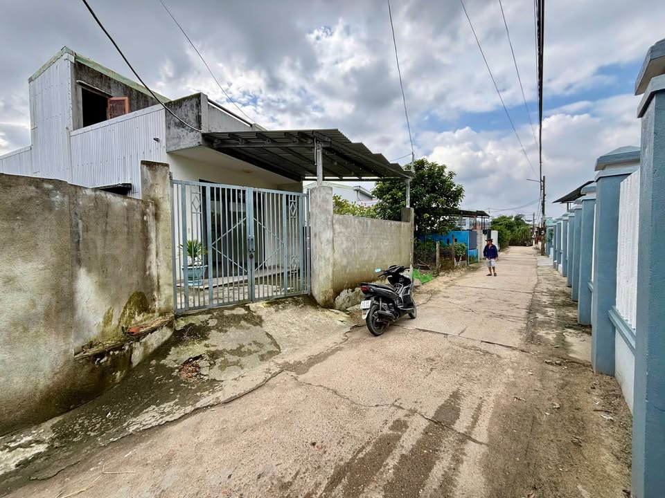 Nhà Yến Nê 2, Hòa Tiến, Đà Nẵng 140m² giá 2.3 tỷ - Chính chủ bán nhanh!