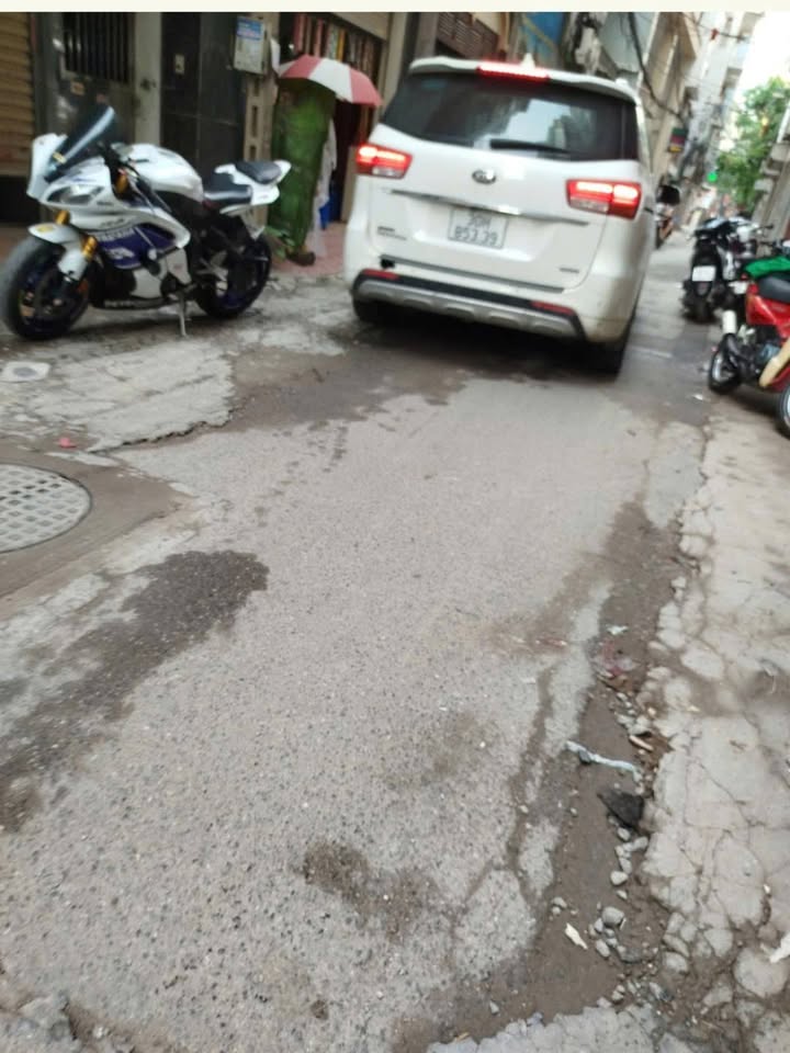 Nhà Phú Diễn, Bắc Từ Liêm 45m² giá 8 tỷ - Ô tô đỗ cửa, tiện ích đa dạng!