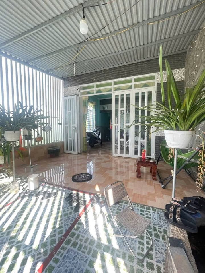 Nhà phố Bầu Trâm, Long Khánh 100m² giá 850 triệu - Sổ đỏ chính chủ!