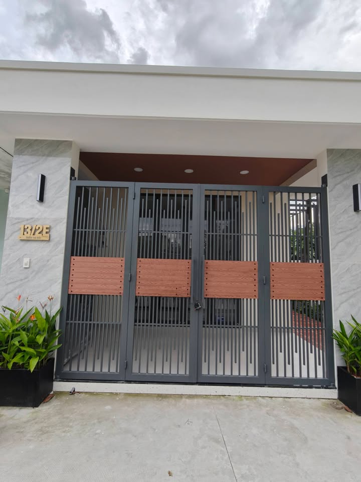 Nhà vườn mini Hóc Môn 150m² giá 5.88 tỷ - Đầy đủ nội thất, sẵn sàng ở ngay!