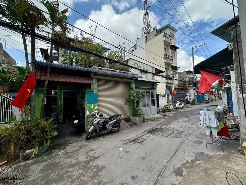 Nhà 2 tầng Trung Mỹ Tây 183m² giá chỉ 7 tỷ - Đầu tư sinh lời ngay!