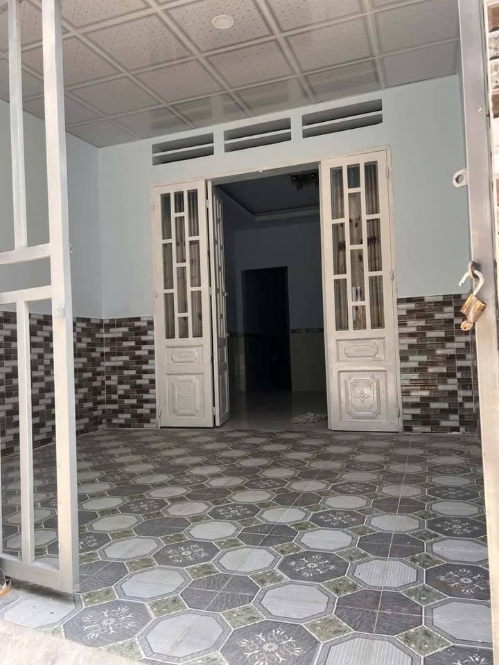 Nhà cấp 4 gác lửng 65m² Tân Đông Hiệp giá 1.45 tỷ - Đường xe hơi rộng rãi!