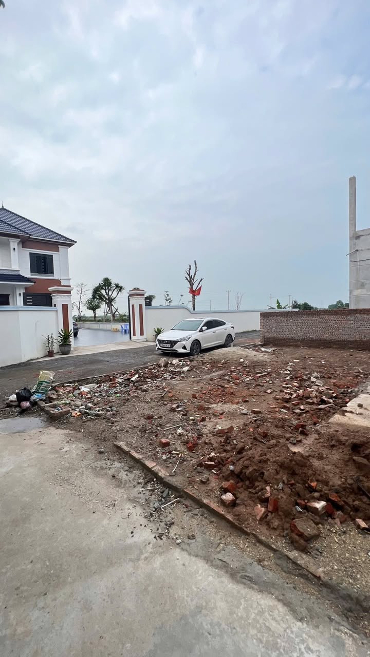 Đất nền Lạc Đạo, Văn Lâm 66.8m² giá 2 tỷ - Mặt tiền rộng, vị trí đắc địa!