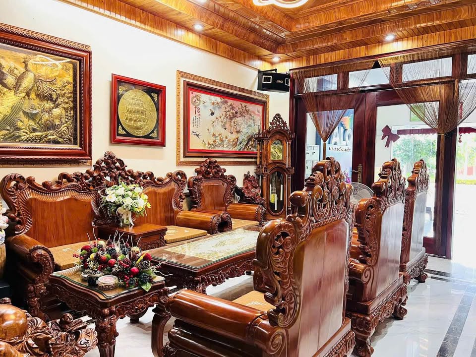 Nhà 3 tầng đường Trịnh Kiểm, 121.8m² giá 10.6 tỷ - Kinh doanh sầm uất!