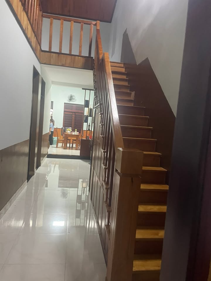 Nhà Bán Tổ 6 Nghĩa Tân, 192m², Giá 1.8 Tỷ - An Ninh Tốt, Nội Thất Đầy Đủ!