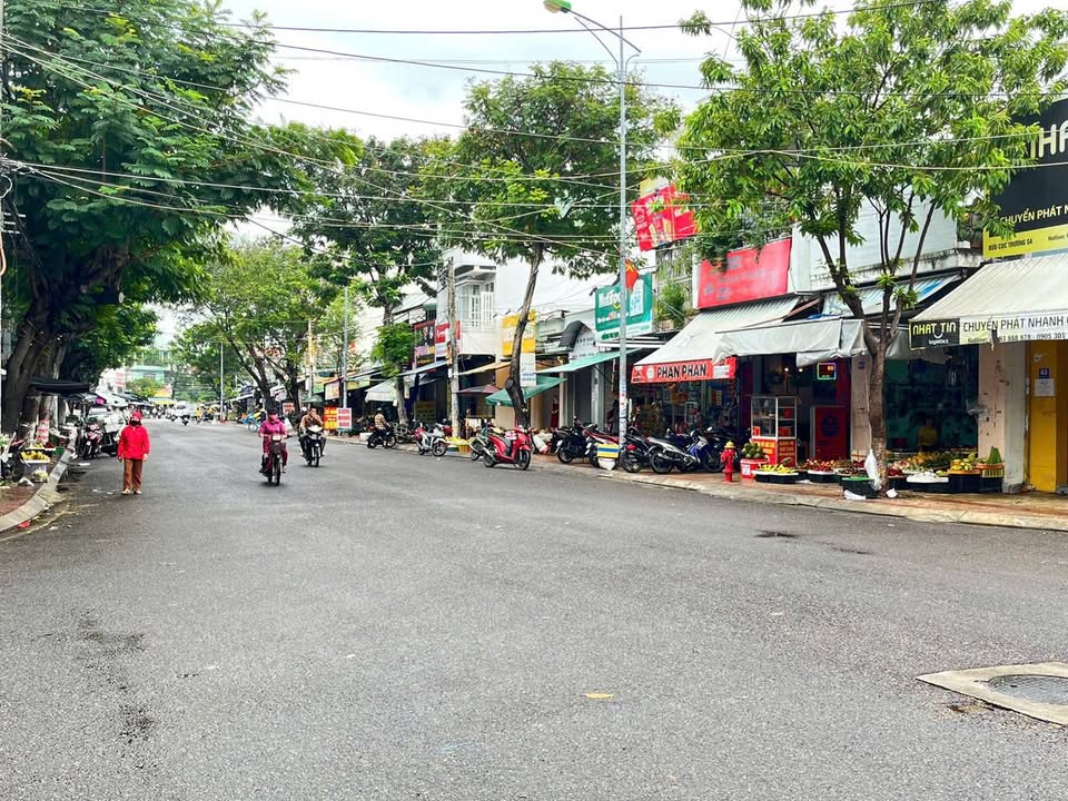 Nhà phố 1 trệt 1 lầu tại phường Nam Nha Trang 41m² giá 2.55 tỷ - Tiện nghi đầy đủ ngay gần bệnh viện!