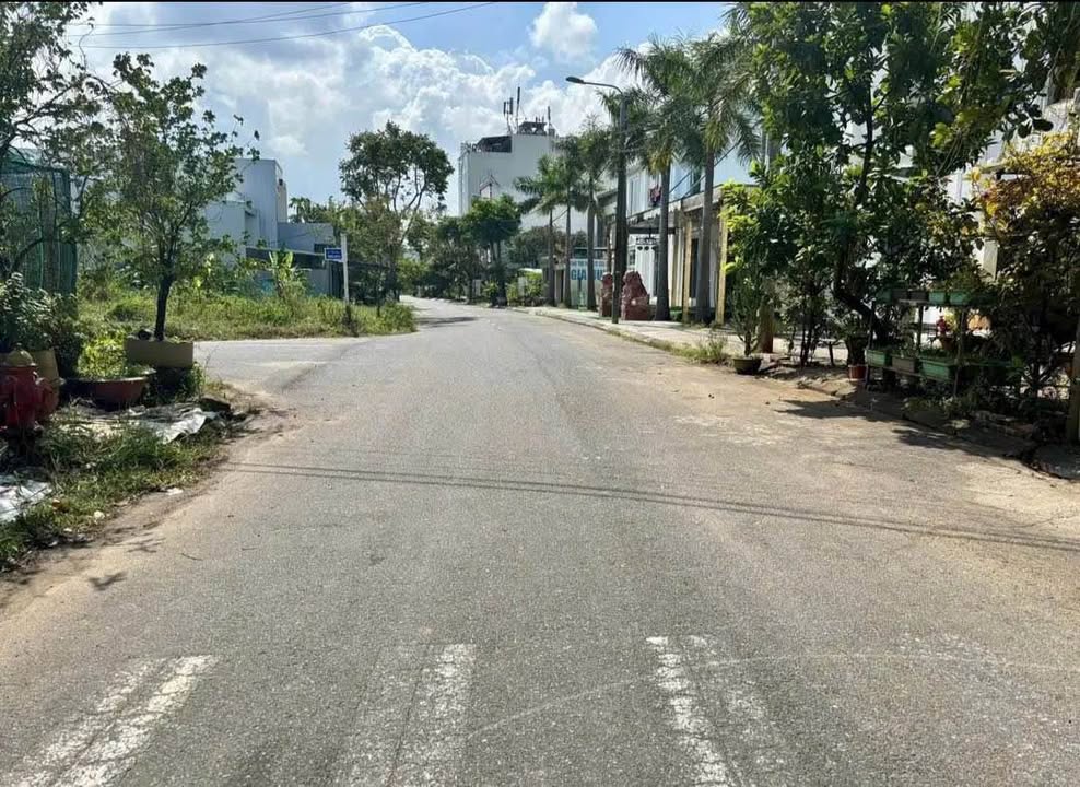 Đất nền Dương Sơn 4, Hòa Vang, 100m² giá 3.55 tỷ - Hướng Tây, lề đường rộng!