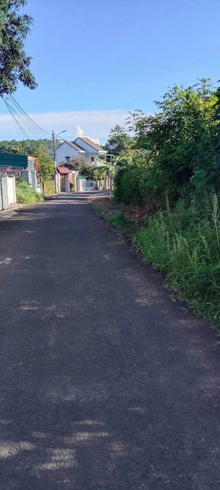 Đất góc 2 mặt tiền đường Mai Thị Lựu, Ea Tam 160m² chỉ 3.3 tỷ - Cơ hội đầu tư tuyệt vời!