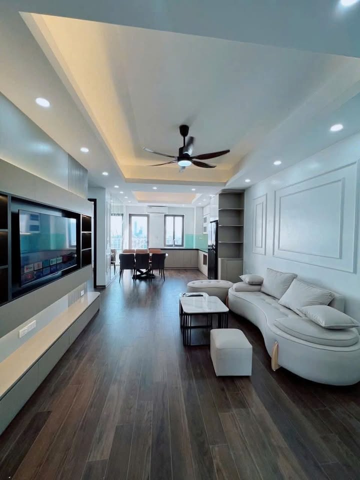 Căn hộ B6A Nam Trung Yên, Cầu Giấy 60m² giá 5 tỷ - Full nội thất, hướng Đông Nam mát mẻ!