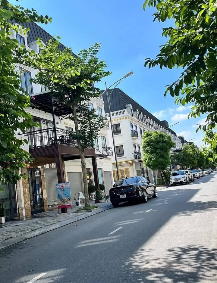 Cho thuê sàn văn phòng 50m² tại Lacasta Văn Phú - Giá chỉ 9 triệu/tháng