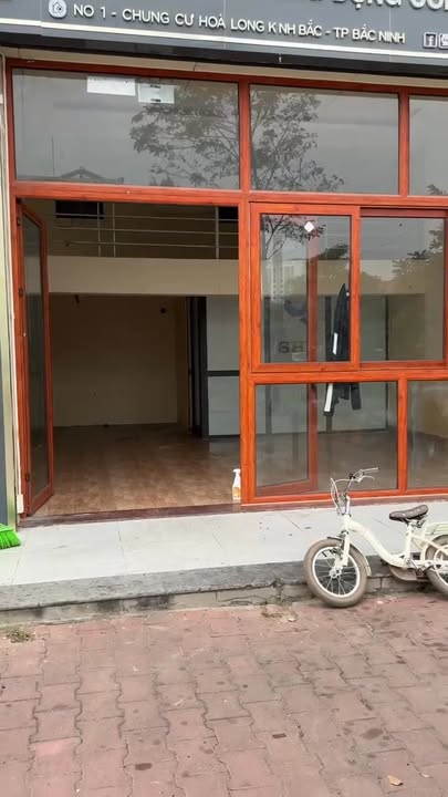 Cửa hàng cho thuê tại Tòa nhà Hòa Long Kinh Bắc 40m² giá 7 triệu - Mặt tiền đẹp