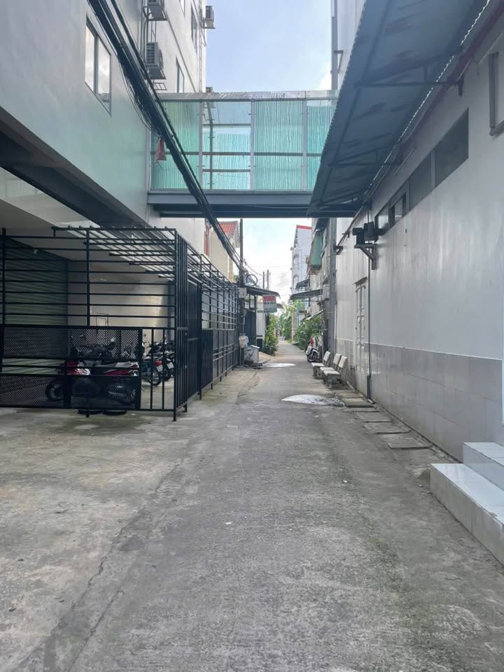 Bán đất tặng nhà hẻm khách sạn Phước Thành IV, Vĩnh Long - Đất 2 mặt tiền chỉ 2.5 tỷ!