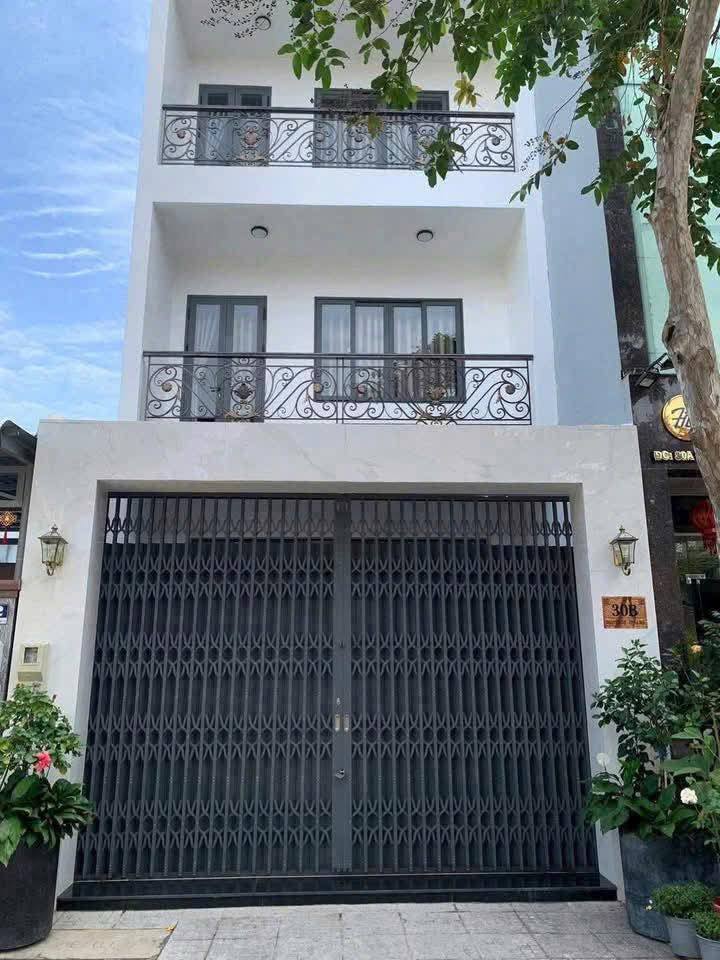 Nhà mặt tiền Nguyễn Du Bà Rịa 124m² giá 8.7 tỷ - Kinh doanh sầm uất!