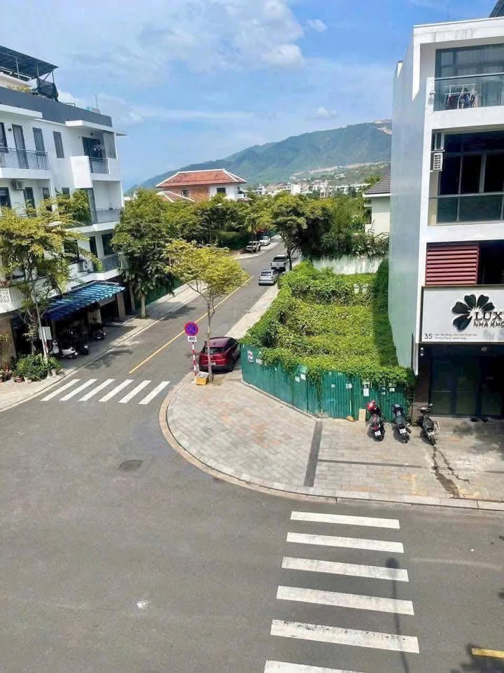 Lô góc đẹp KĐT VCN Phước Hải Nha Trang 142m² giá 135 triệu - Cơ hội đầu tư tuyệt vời!