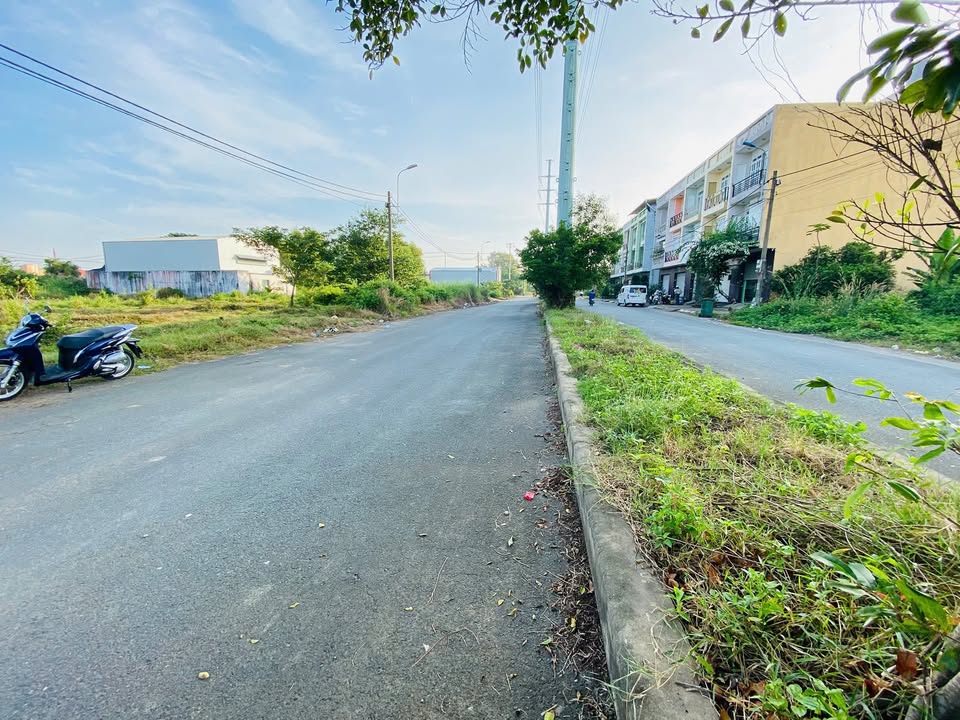 Đất thổ cư KDC Phúc Long, Bến Lức 100m² giá 1,8 tỷ - Đầu tư sinh lời ngay!