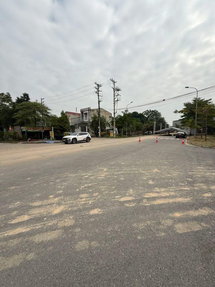 Đất nền phường Thanh Miếu 105m² giá 3.4 tỷ - Vị trí đắc địa, thuận tiện đầu tư!