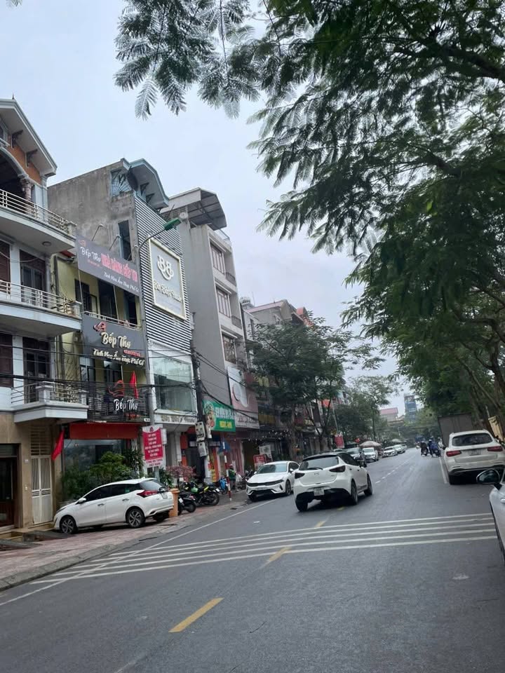 Nhà 4 tầng Trần Quốc Toản, Ninh Xá, Bắc Ninh 93m² giá 20 tỷ - Đầu tư sinh lời cao!