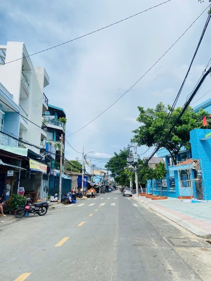 Nhà riêng Tân Phú 90m² giá 7.4 tỷ - Cơ hội đầu tư hấp dẫn!