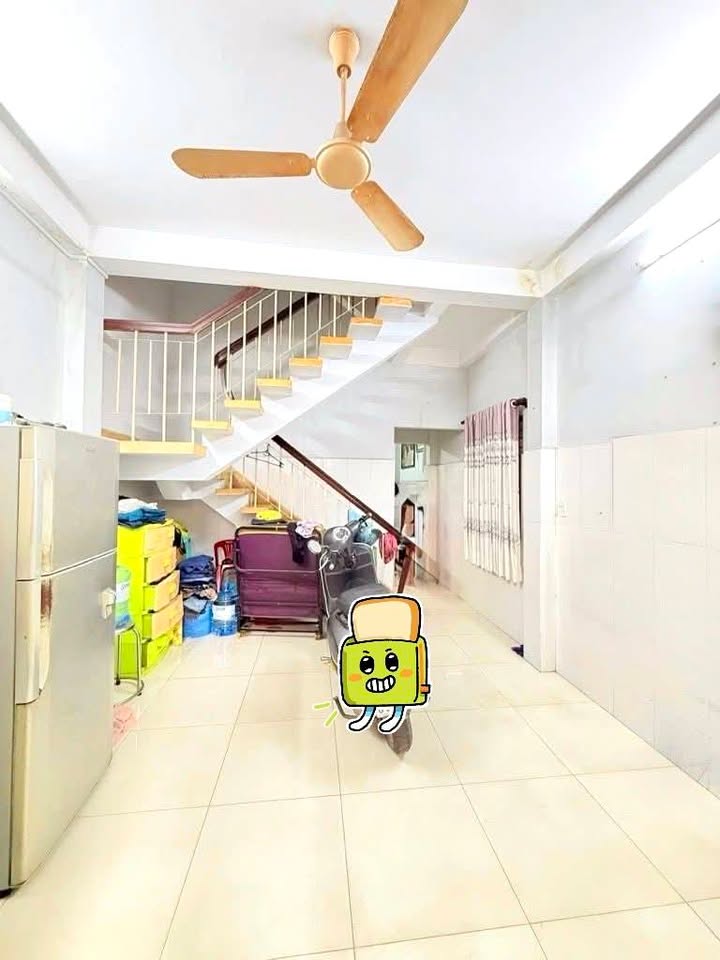 Nhà bán Gò Vấp 50m² giá 5.5 tỷ - Khu vực sầm uất, gần sân bay!