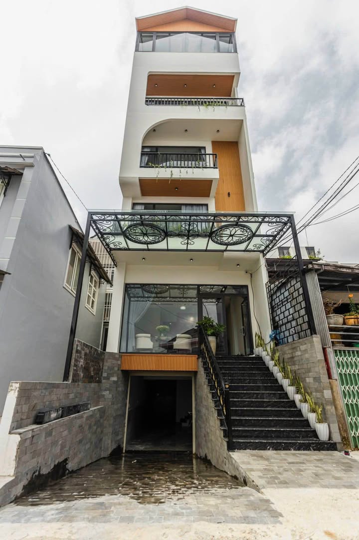 Căn homestay Đà Lạt 111m² giá 17.5 tỷ - Đầu tư sinh lời ngay!