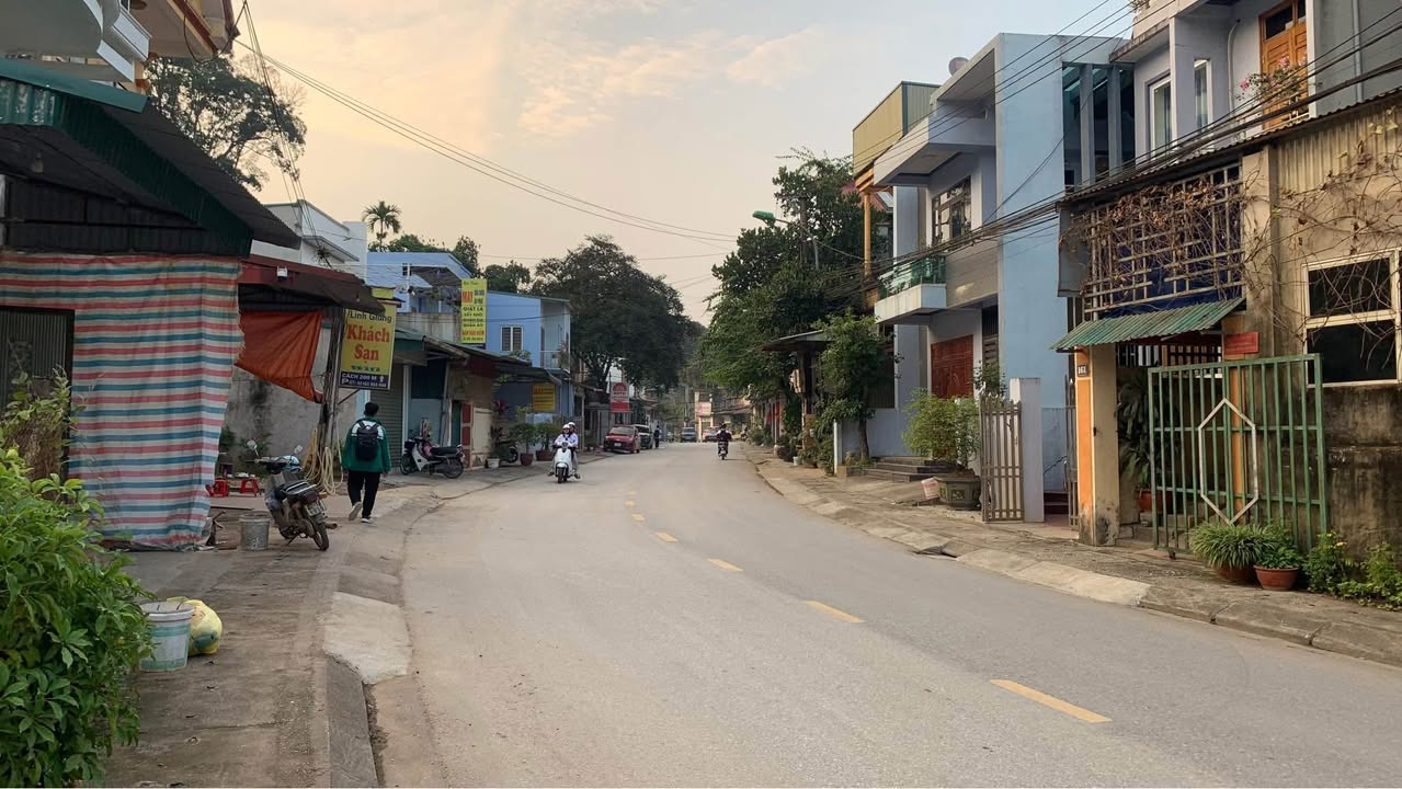 Đất mặt đường Khe Sến, Yên Bái 90m² giá 2.1 tỷ - Vị trí thuận lợi giao thông!