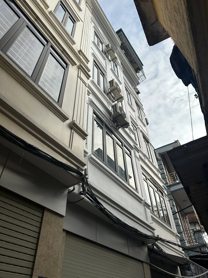 Nhà 5 tầng Dương Nội 32m² giá 7 tỷ - Thiết kế hiện đại, sổ đỏ chính chủ!