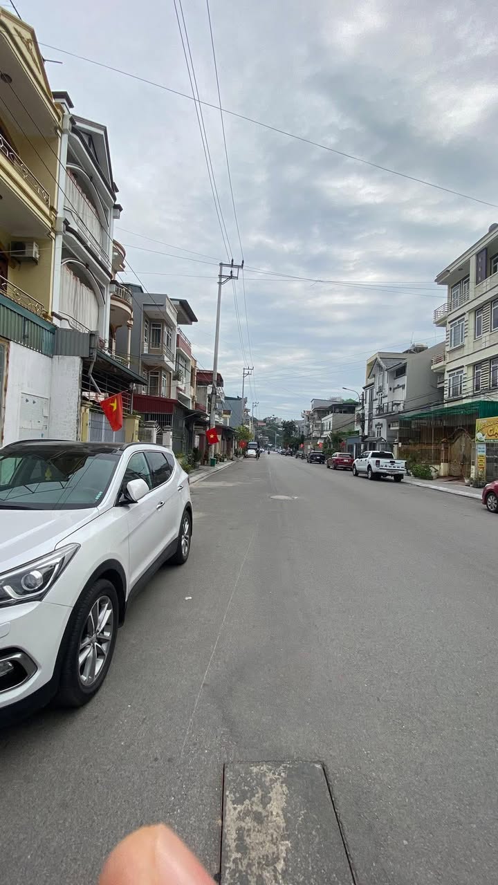 Nhà 2 tầng mặt đường Yết Kiêu Hạ Long 130m² giá 4 tỷ - Sổ đỏ chính chủ!