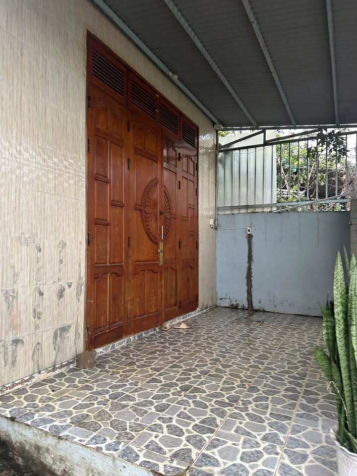 Nhà hẻm 01 Trần Qúy Cáp, Bảo Lộc 200m² giá 2.7 tỷ - Sân rộng đậu ô tô thoải mái!