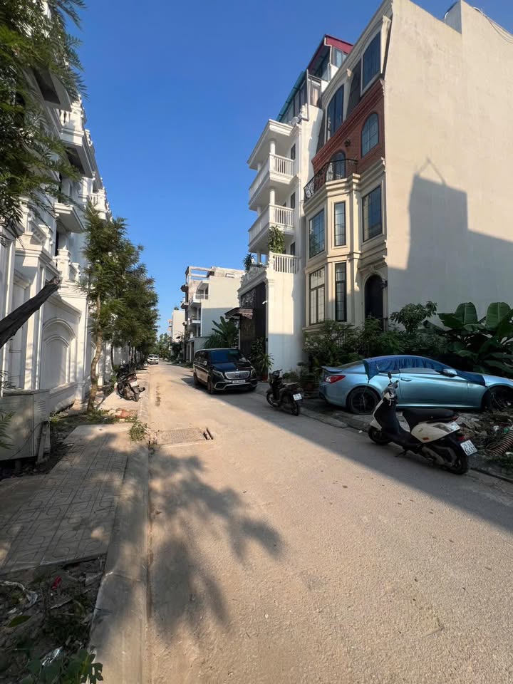 Đất Tư Đình 90m² giá 20 tỷ - Đối diện dự án Him Lam, vị trí vàng đầu tư!