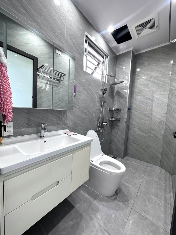 Nhà 2 tầng đường Nguyễn Trường Tộ, Đông Vĩnh 95m² giá 6 tỷ - Đầu tư bền vững!