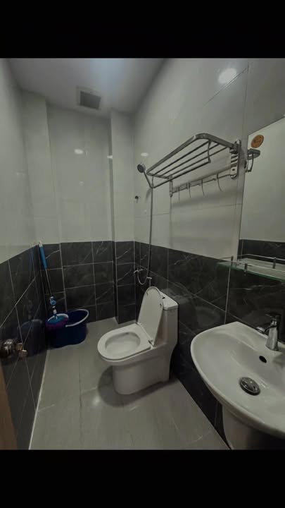 Nhà đẹp hẻm an ninh Phạm Văn Bạch, Tân Phú 44m² giá 4.65 tỷ - Sẵn sàng vào ở!